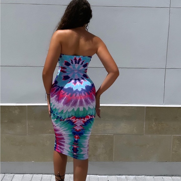 💕.Brand New! Gorgeous Tie Die Bodycon Mini Dress - Picture 6 of 7
